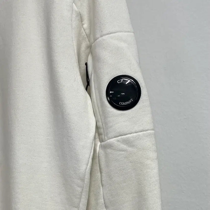 [BUNJANG] CP Company Lens Round Neck Sweatshirt / CP컴퍼니 렌즈 라운드 맨투맨 (on.137)