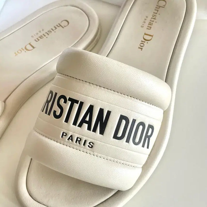 [BUNJANG] Dior Every-D Lambskin Embossed Slides Sandals Size 36 / 디올 에브리디 (Every-D) 슬리퍼 샌들 36사이즈