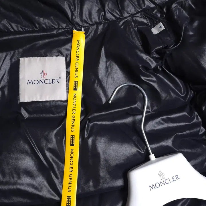 [SOLD OUT] [4] 몽클레어 알릭스 20FW 알몬드 패딩 블랙