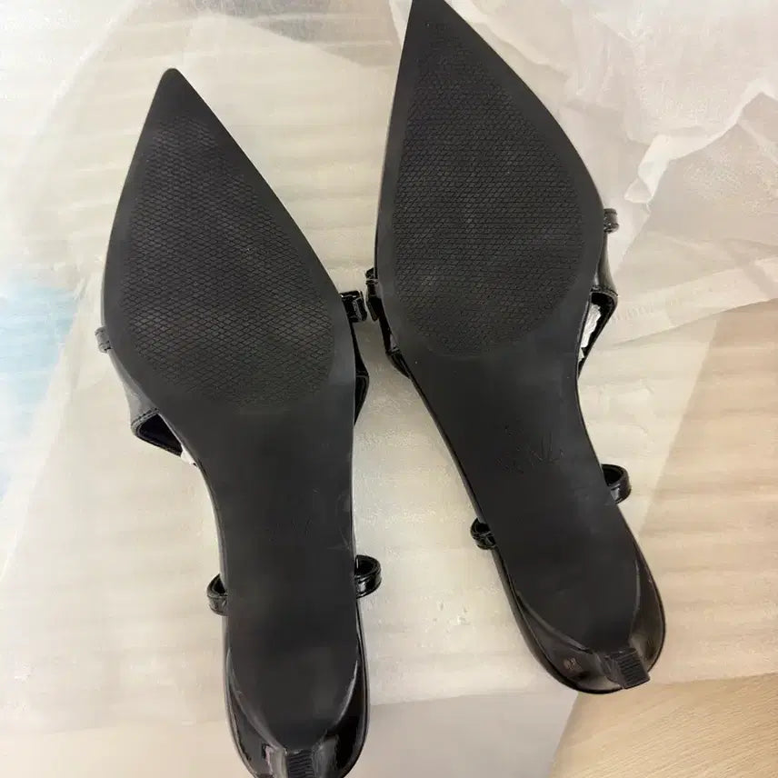 [BUNJANG] Zara Black Strap Slingback Heels (New, Full Package) / Zara 자라 블랙 스트랩 슬링백 힐/새상품/풀박스/무료배송