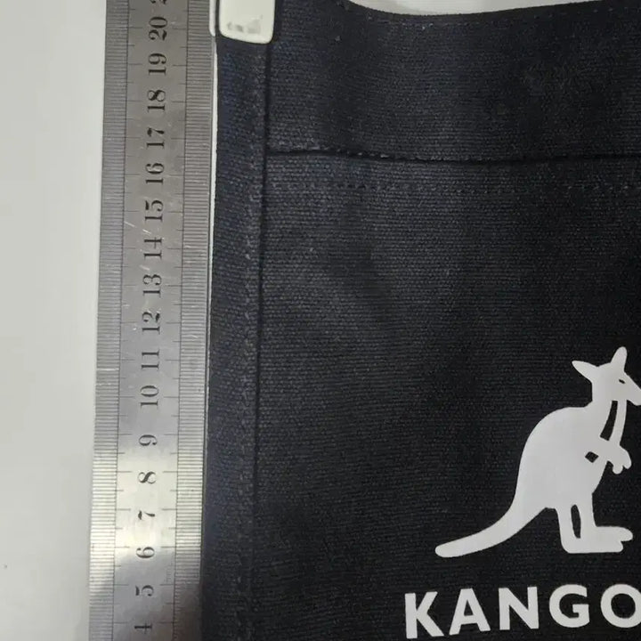 [BUNJANG] Kangol Mini Crossbody Bag / 캉골 블랙 미니 크로스백