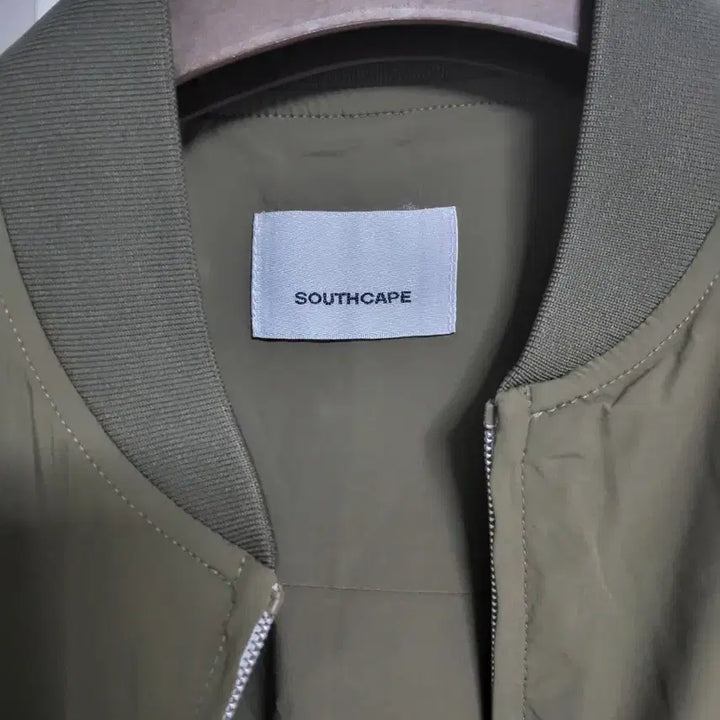 [BUNJANG] Southcape Khaki Vest / 사우스케이프 카키색 베스트 조끼