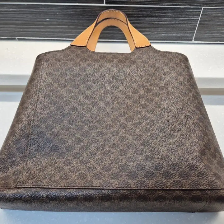 [BUNJANG] Celine Macadam Triomphe Tote Bag / [정품] 셀린느 빈티지 마카담 트리옹프 토트백 (아이패드 수납 가능)