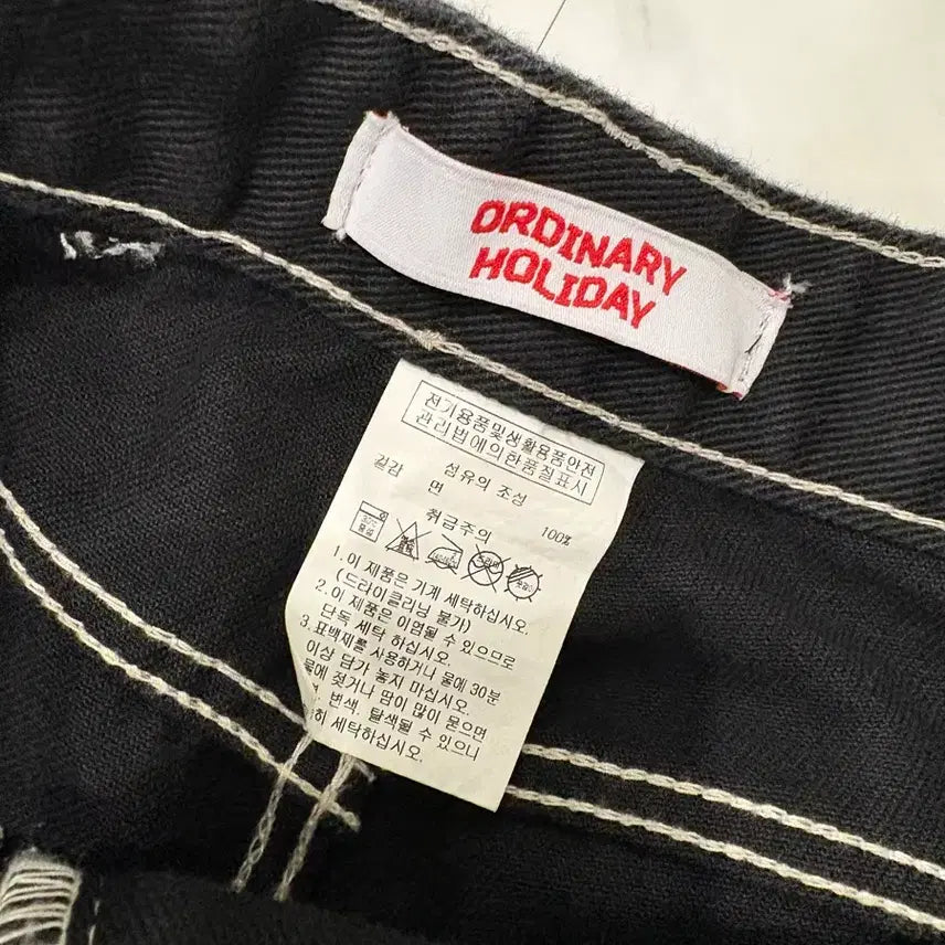 [BUNJANG] Ordinary Holiday Stitch Black Jeans SS / ordinary holiday stitch black jeans ss