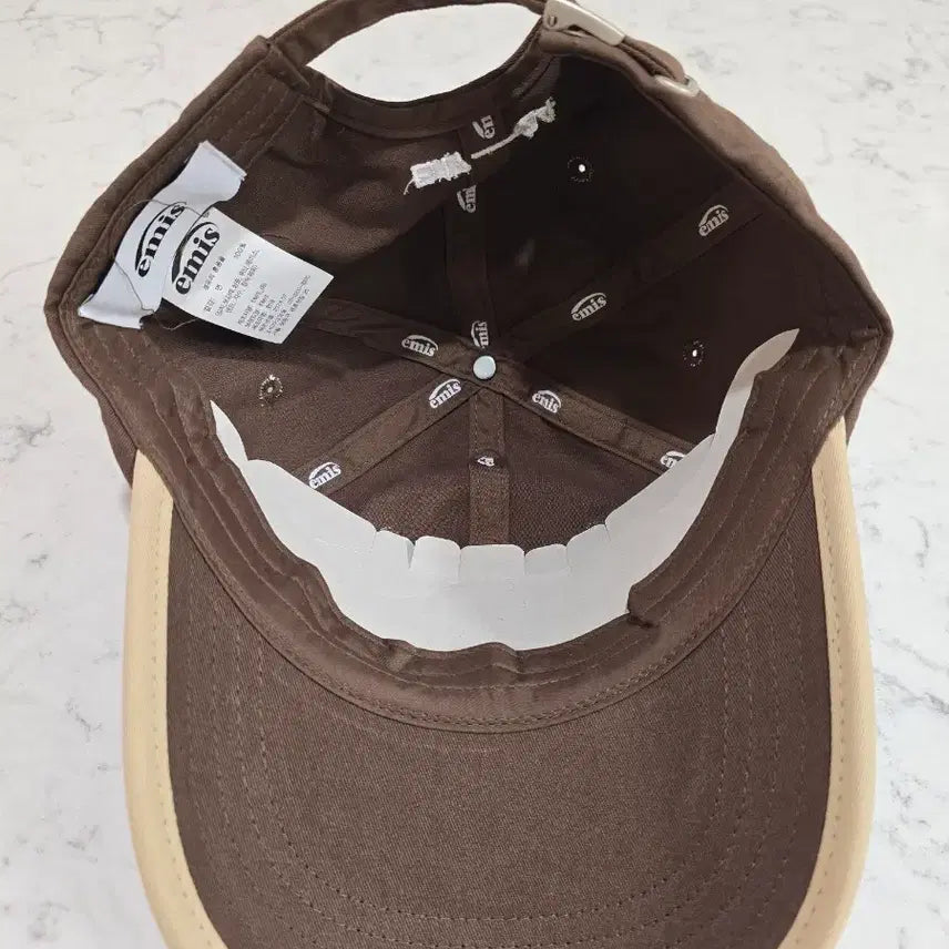 [BUNJANG] Emis Brown Baseball Cap / emis 이미스 브라운 볼캡 모자