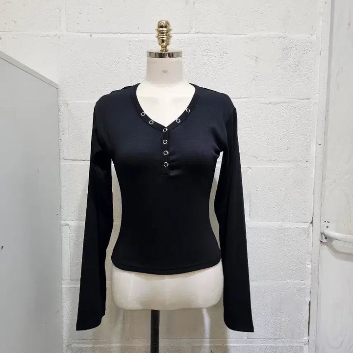 [BUNJANG] V-Neck Long Sleeve Top - Black / 허리라인 똑딱단추 브이넥 무지 긴팔- 블랙