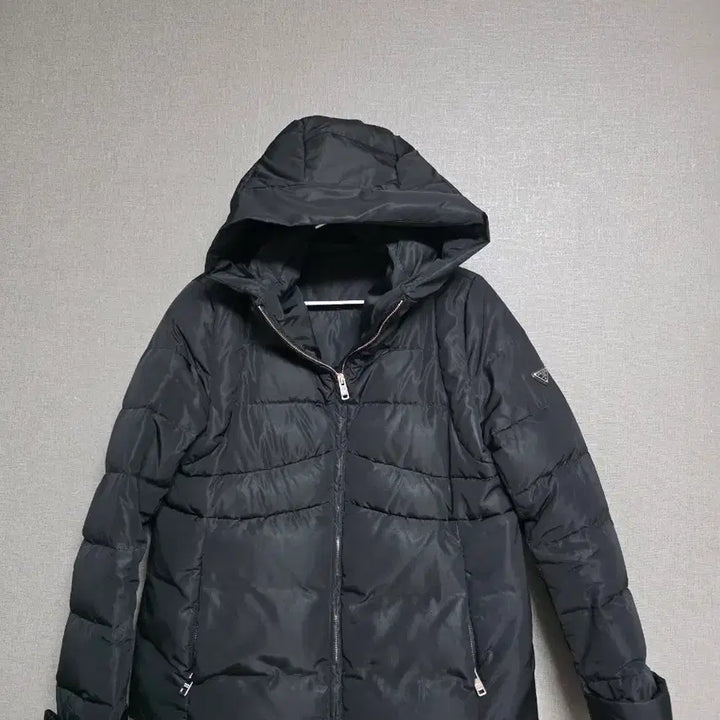 [BUNJANG] Prada Women's Black Padded Jacket / 프라다 블랙 여성 패딩 점퍼