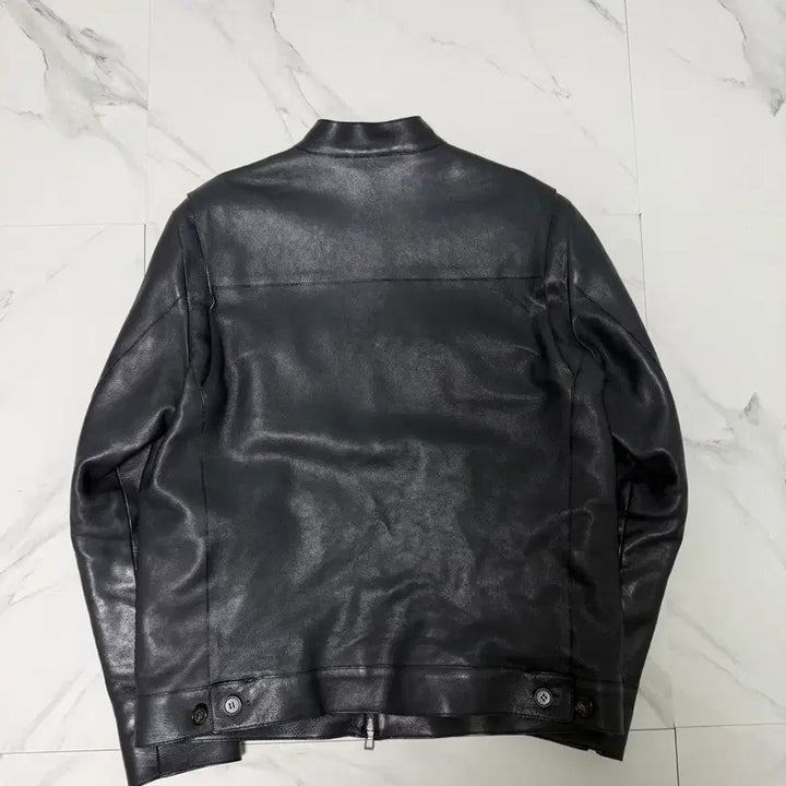 [SOLD OUT] 신형 로로피아나 카프스킨 레더 자켓 M 백화점택