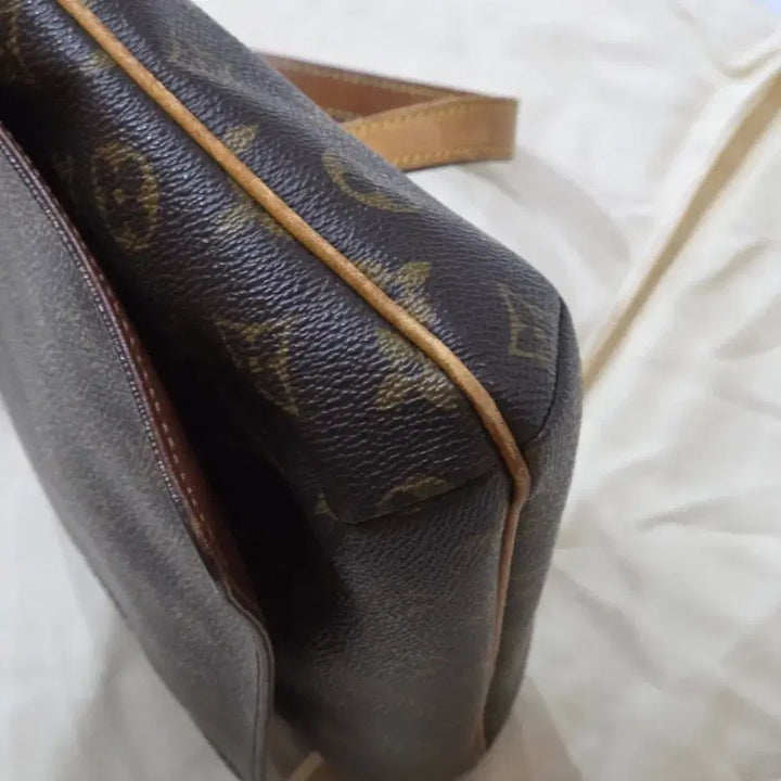 [SOLD OUT] 루이비통 모노그램 숄더백 뮤젯 탱고 m51257