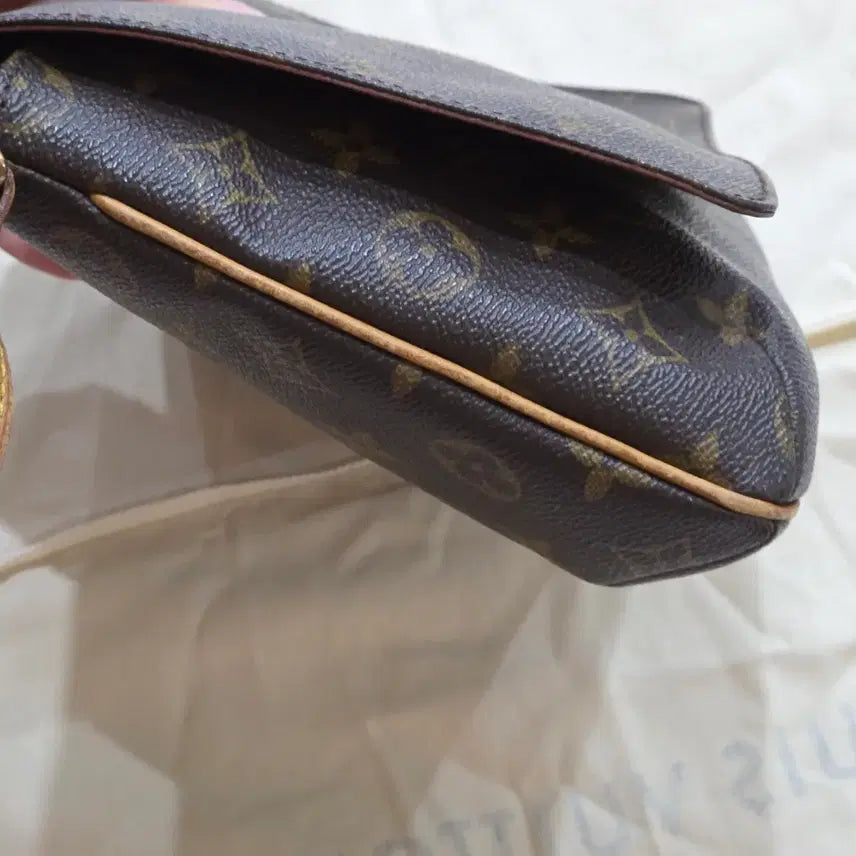 [SOLD OUT] 루이비통 모노그램 숄더백 뮤젯 탱고 m51257