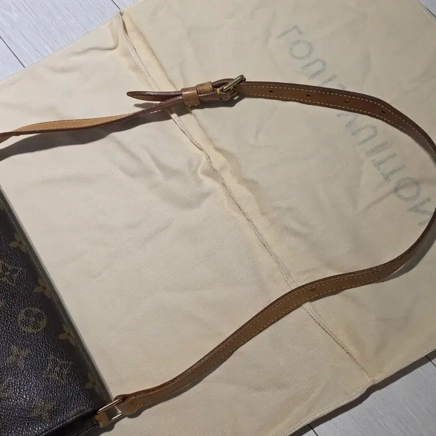 [SOLD OUT] 루이비통 모노그램 숄더백 뮤젯 탱고 m51257