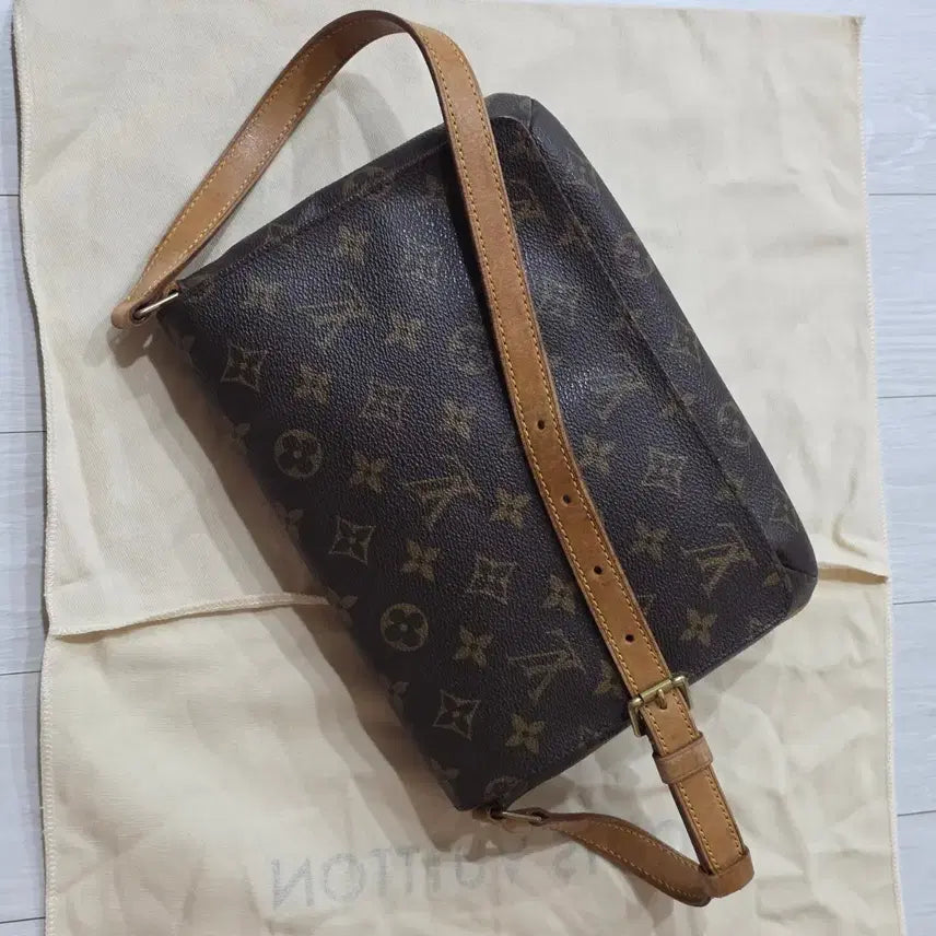 [SOLD OUT] 루이비통 모노그램 숄더백 뮤젯 탱고 m51257