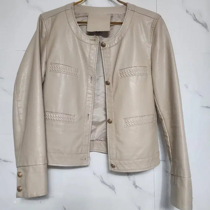 [BUNJANG] Ivory Faux Leather Jacket / 아이보리색 가죽 인조자켓