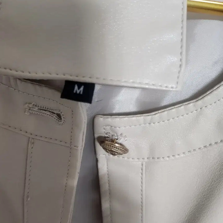 [BUNJANG] Ivory Faux Leather Jacket / 아이보리색 가죽 인조자켓