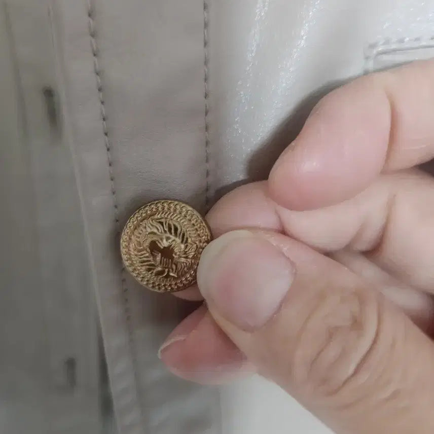 [BUNJANG] Ivory Faux Leather Jacket / 아이보리색 가죽 인조자켓