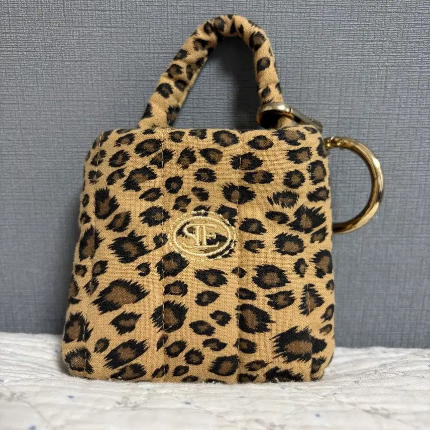 [BUNJANG] Sienne Padded Bag + Bag Charm / 시엔느 패딩백+패딩백 참