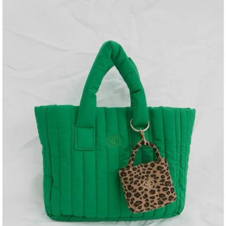 [BUNJANG] Sienne Padded Bag + Bag Charm / 시엔느 패딩백+패딩백 참