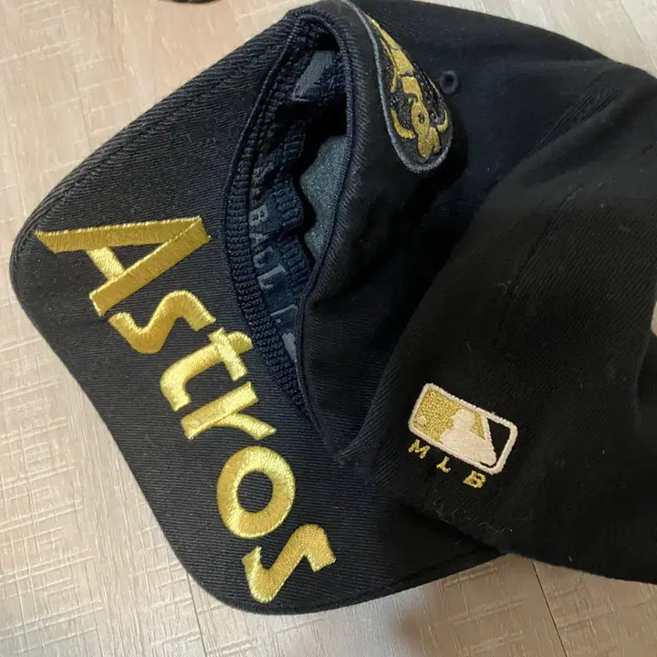 [BUNJANG] MLB Houston Astros Gold Ball Cap / MLB 휴스턴 애스트로스 골드 볼캡