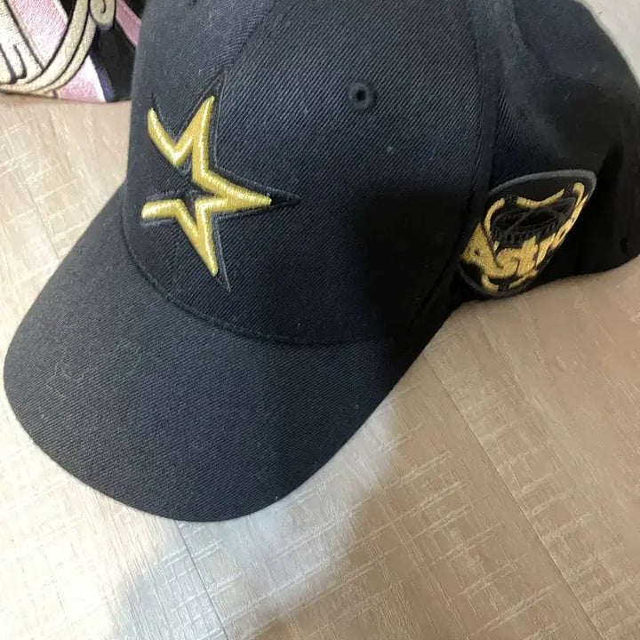[BUNJANG] MLB Houston Astros Gold Ball Cap / MLB 휴스턴 애스트로스 골드 볼캡
