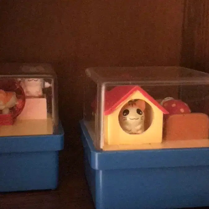 [BUNJANG] Rare Japanese Hamtaro Wind-up Figure House / 초레어! 일본 고전 햄토리 태엽 움직이는 피규어 하우스 쿨쿨이 똥사이즈