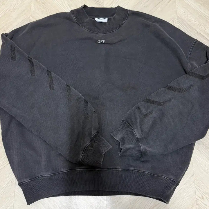 [BUNJANG] Off-White Black Sweatshirt / Off-White 마태 블랙 맨투맨