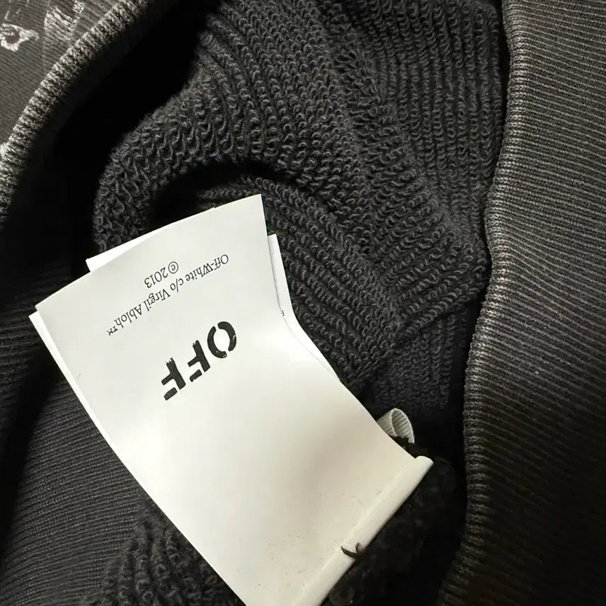 [BUNJANG] Off-White Black Sweatshirt / Off-White 마태 블랙 맨투맨