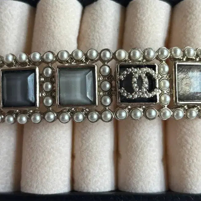 [BUNJANG] Chanel CC Logo Pearl Hairpin / 샤넬 CC 로고 진주 헤어핀 판매합니다