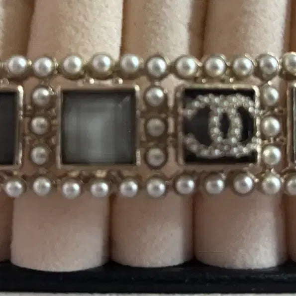 [BUNJANG] Chanel CC Logo Pearl Hairpin / 샤넬 CC 로고 진주 헤어핀 판매합니다