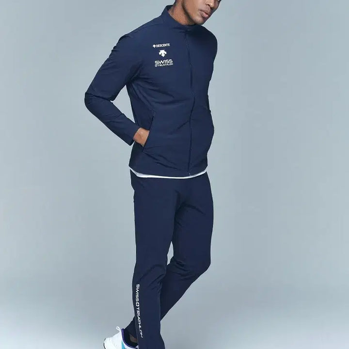 [BUNJANG] Descente Swiss Triathlon Team Training Zip-Up Jacket / [M, A급] 데상트 스위스 트라이애슬론팀 쿨링 트레이닝 집업