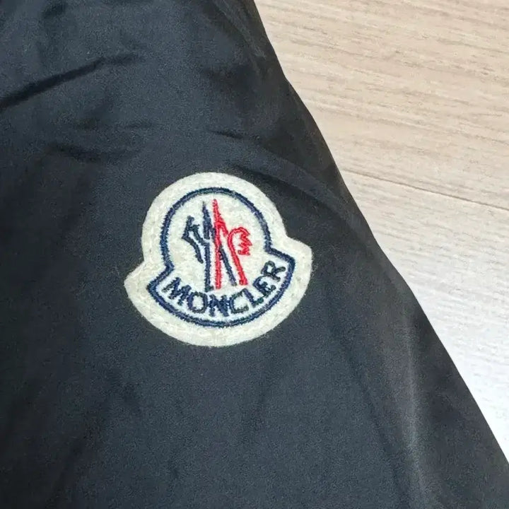 [SOLD OUT] 21FW 몽클레어 미오만드레 셔츠 패딩 블랙 2사이즈