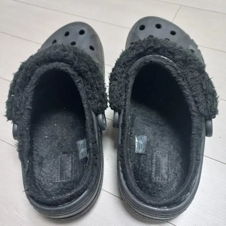 [BUNJANG] Crocs Black Slippers / 크록스 털샌들 슬리퍼 블랙 270