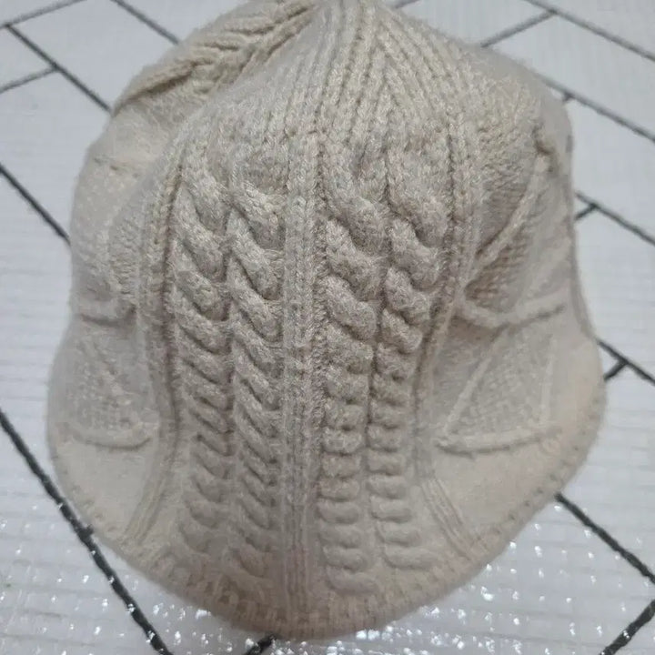 [BUNJANG] Ivory Cable Knit Bucket Hat / 아이보리 꽈배기 니트 버킷햇