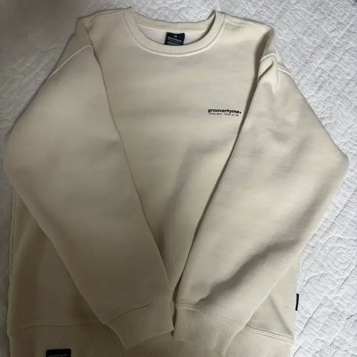 [BUNJANG] Ivory Sweatshirt / 아이보리 맨투맨