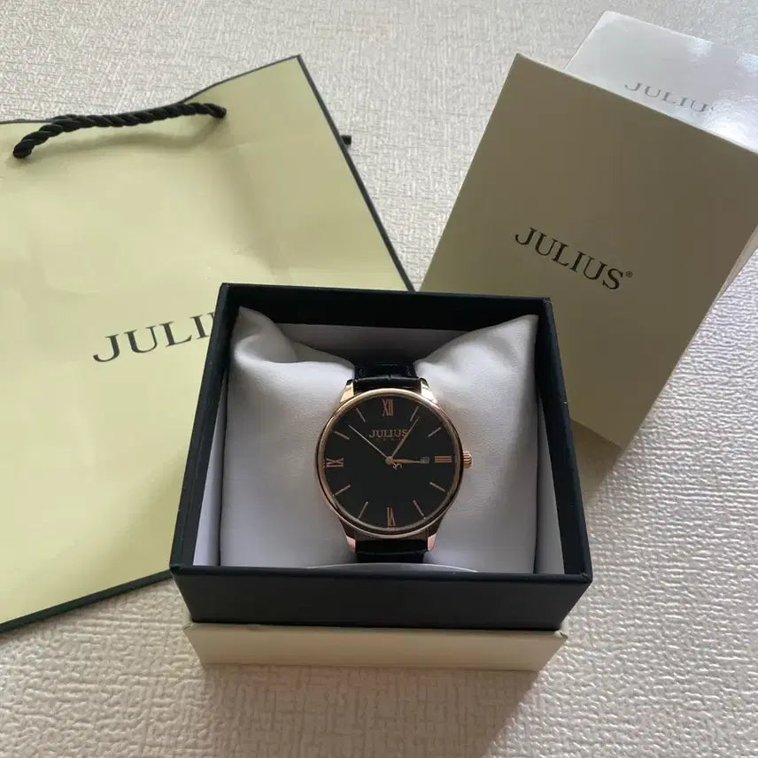 [BUNJANG] JULIUS Black Leather Wristwatch / JULIUS 가죽 손목시계 블랙