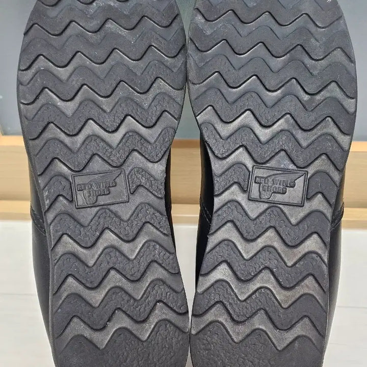 [BUNJANG] Red Wing Classic Chelsea 3194 Black Harness 9D / 레드윙 클래식 첼시 3194 - 블랙 하니스 9D 270