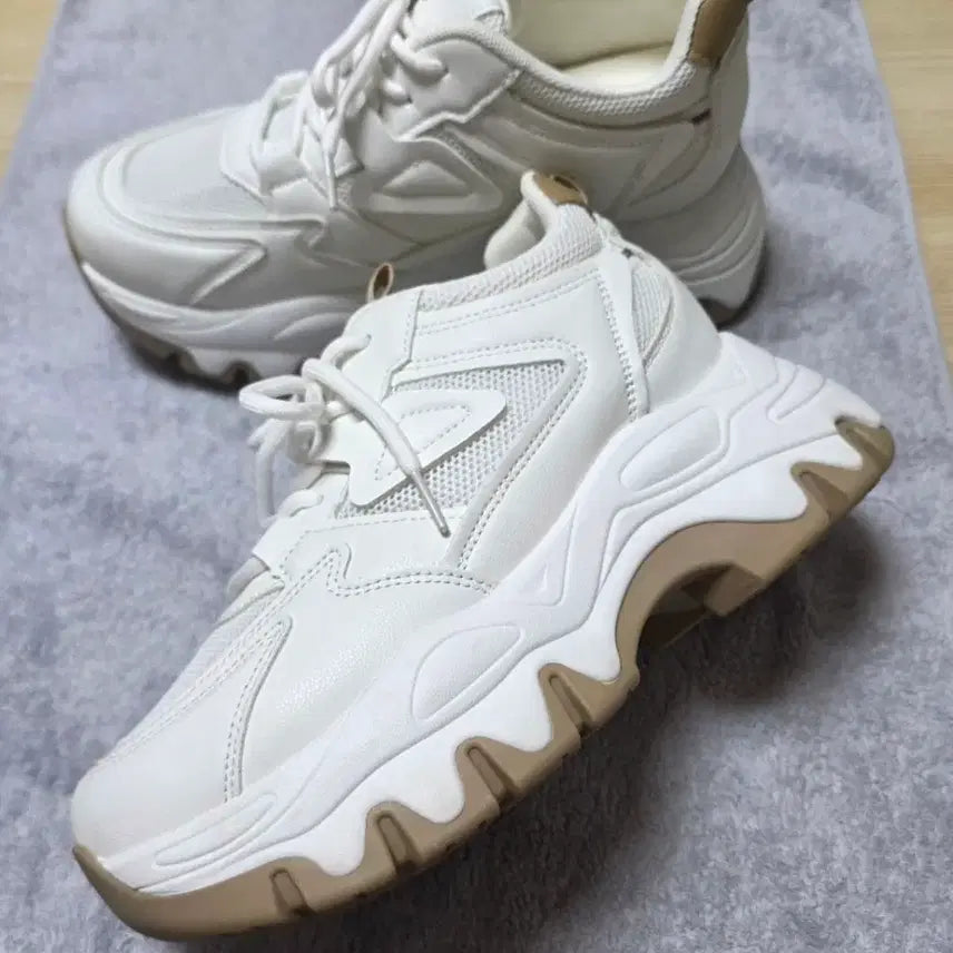 [BUNJANG] Elevated Sneakers / 발편한 키높이 운동화