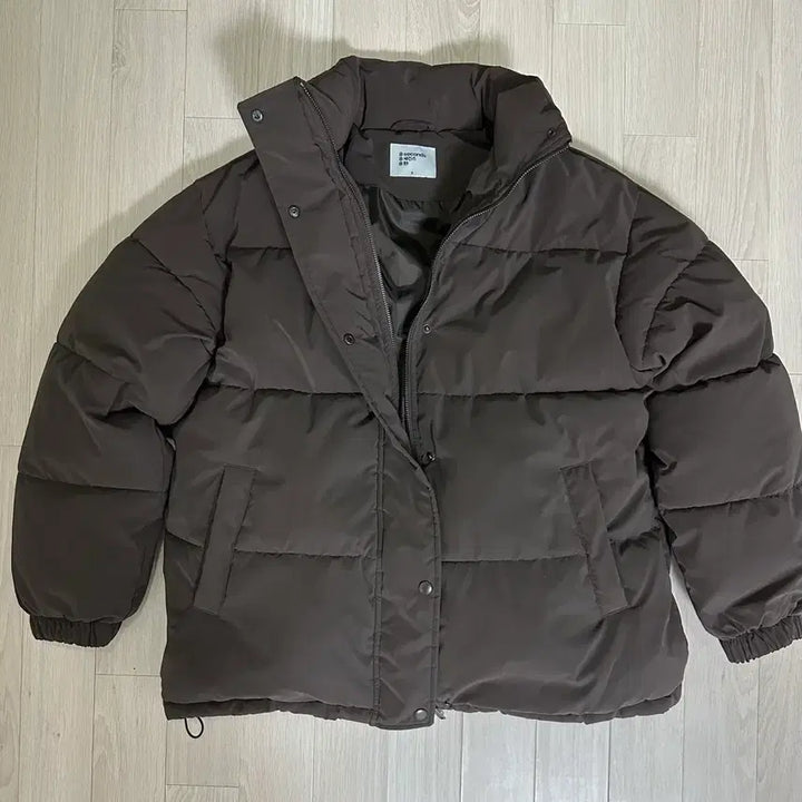 [BUNJANG] 8Seconds Glossy Mid-Length Padded Jacket (Brown, S) / 에잇세컨즈 글로시 중기장 패딩 [브라운-S]