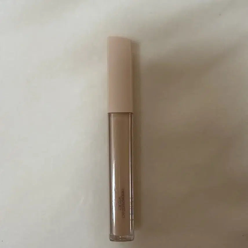 [BUNJANG] Luna 02 Beige Long Lasting Tip Concealer / 루나 롱래스팅 팁 컨실러 픽싱핏 02 베이지