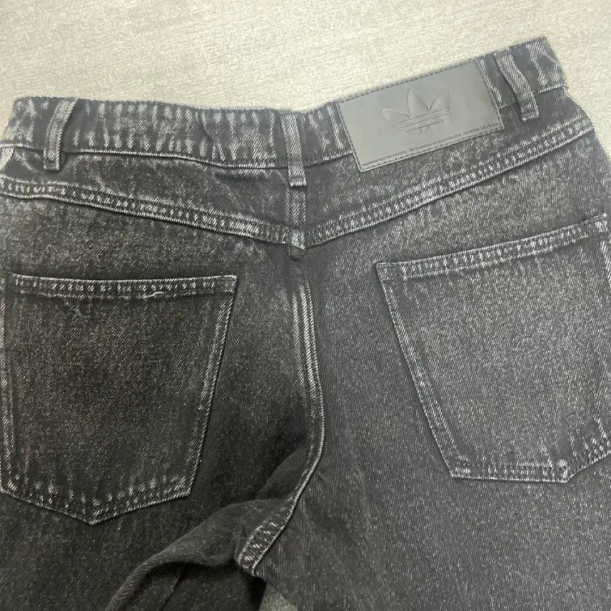 [BUNJANG] Adidas Adicolor Denim Firebird Pants True Black Denim / 아디다스 아디컬러 데님 파이어버드 팬츠 트루 블랙 데님