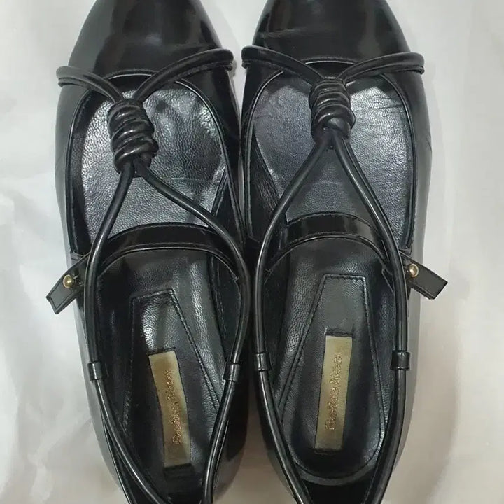 [SOLD OUT] 레이크넨 플랫슈즈 37