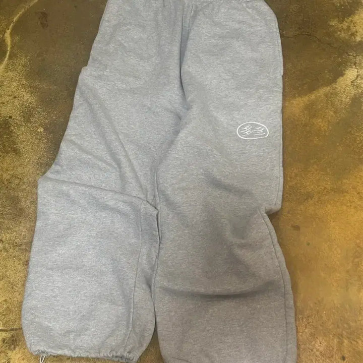 [BUNJANG] Dada Logo Sweatpants Gray / 다다 로고 스웨트팬츠 그레이