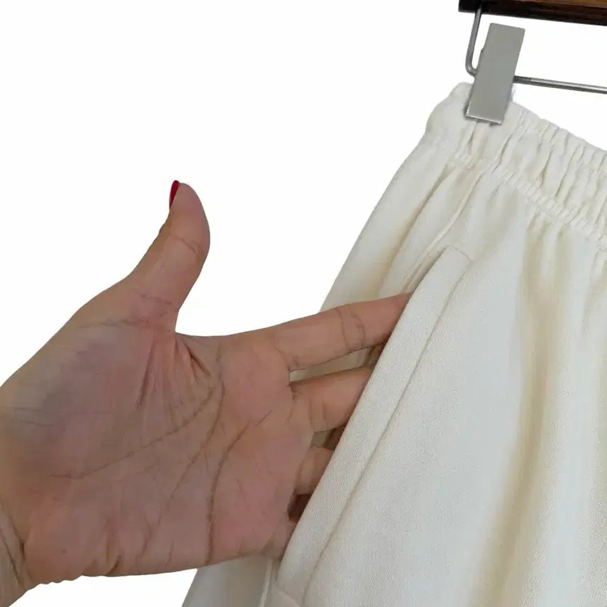 [BUNJANG] Averc Nu Cream Jogger Pants / 교신안함)아베크누 크림 조거 팬츠