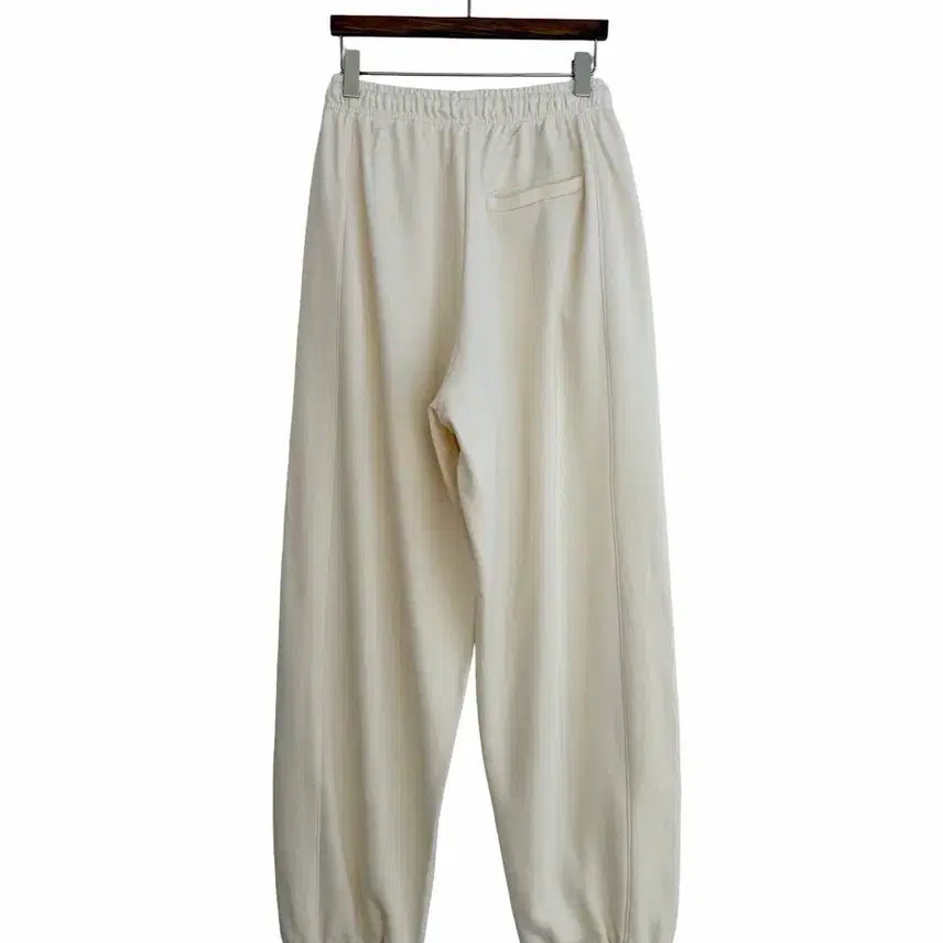 [BUNJANG] Averc Nu Cream Jogger Pants / 교신안함)아베크누 크림 조거 팬츠