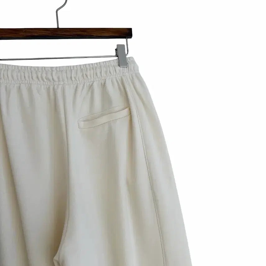 [BUNJANG] Averc Nu Cream Jogger Pants / 교신안함)아베크누 크림 조거 팬츠
