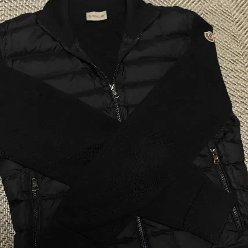 [BUNJANG] Moncler Knit Padded Jacket / 몽클레어 니트 패딩