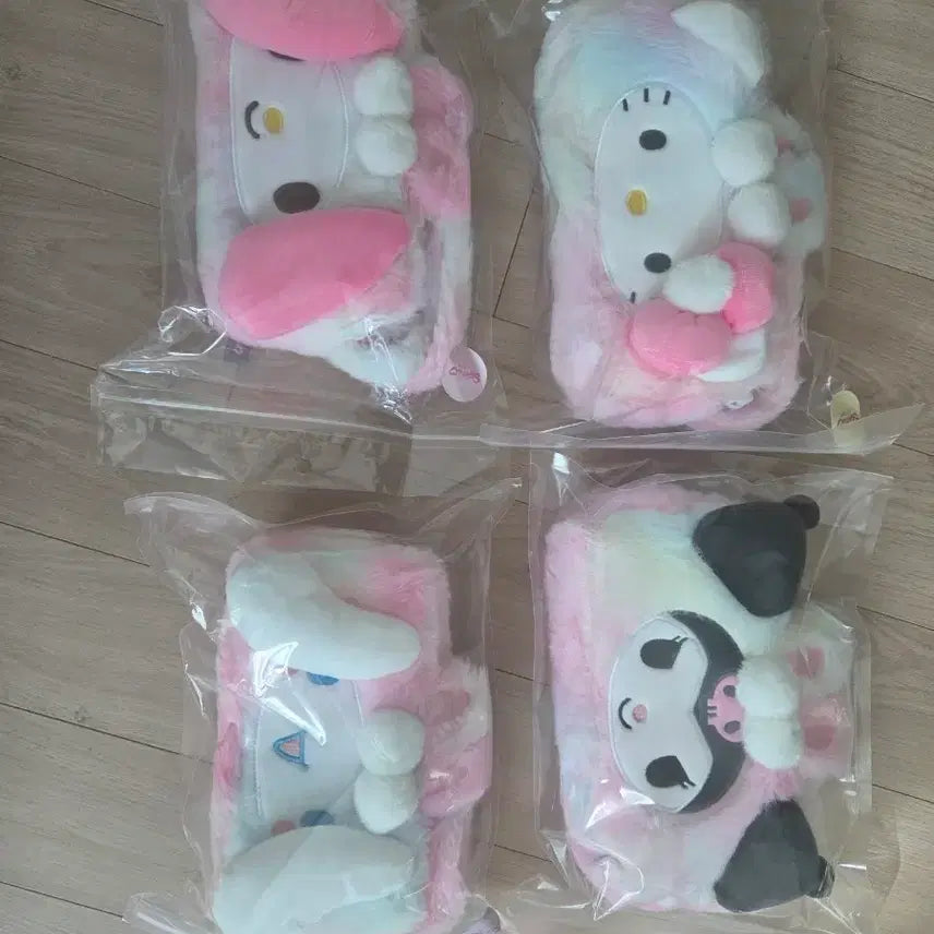 [BUNJANG] Sanrio Character Pouch / 산리오 캐릭터 털파우치 새상품 키티/마멜/시나모롤/쿠로미