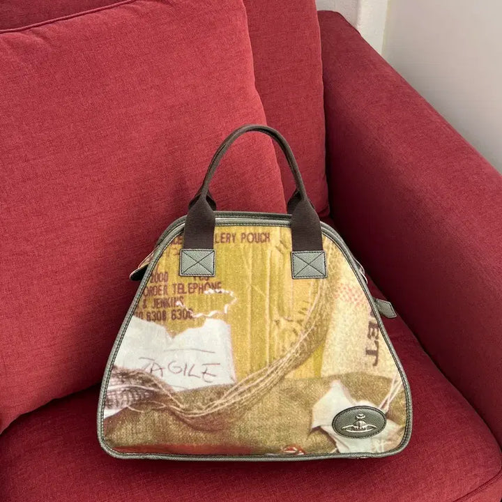 [SOLD OUT] 비비안웨스트우드 그래픽 야스민 토트백