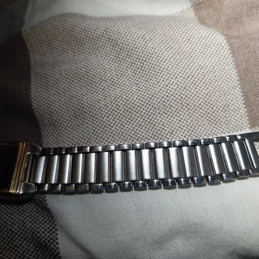 [BUNJANG] YSL Women's Metal Watch (Non-Working) / 입생로랑 여성 메탈시계(부동품)