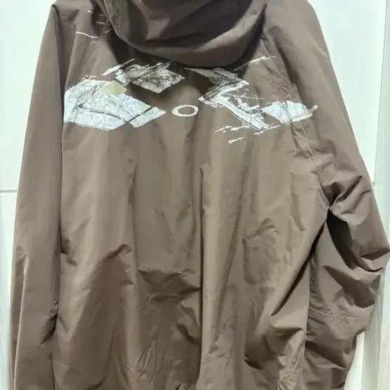 [BUNJANG] Oakley Brown Windbreaker Hooded Jacket / 오클리 브라운 바람막이 후드 자켓