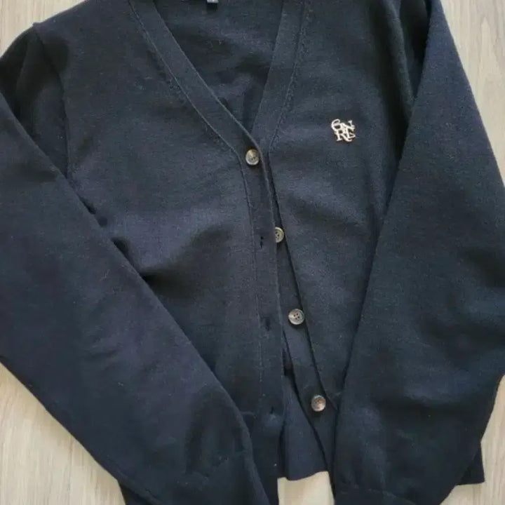 [BUNJANG] General Idea Essential Cardigan Black / 제너럴아이디어 에센셜 가디건 블랙